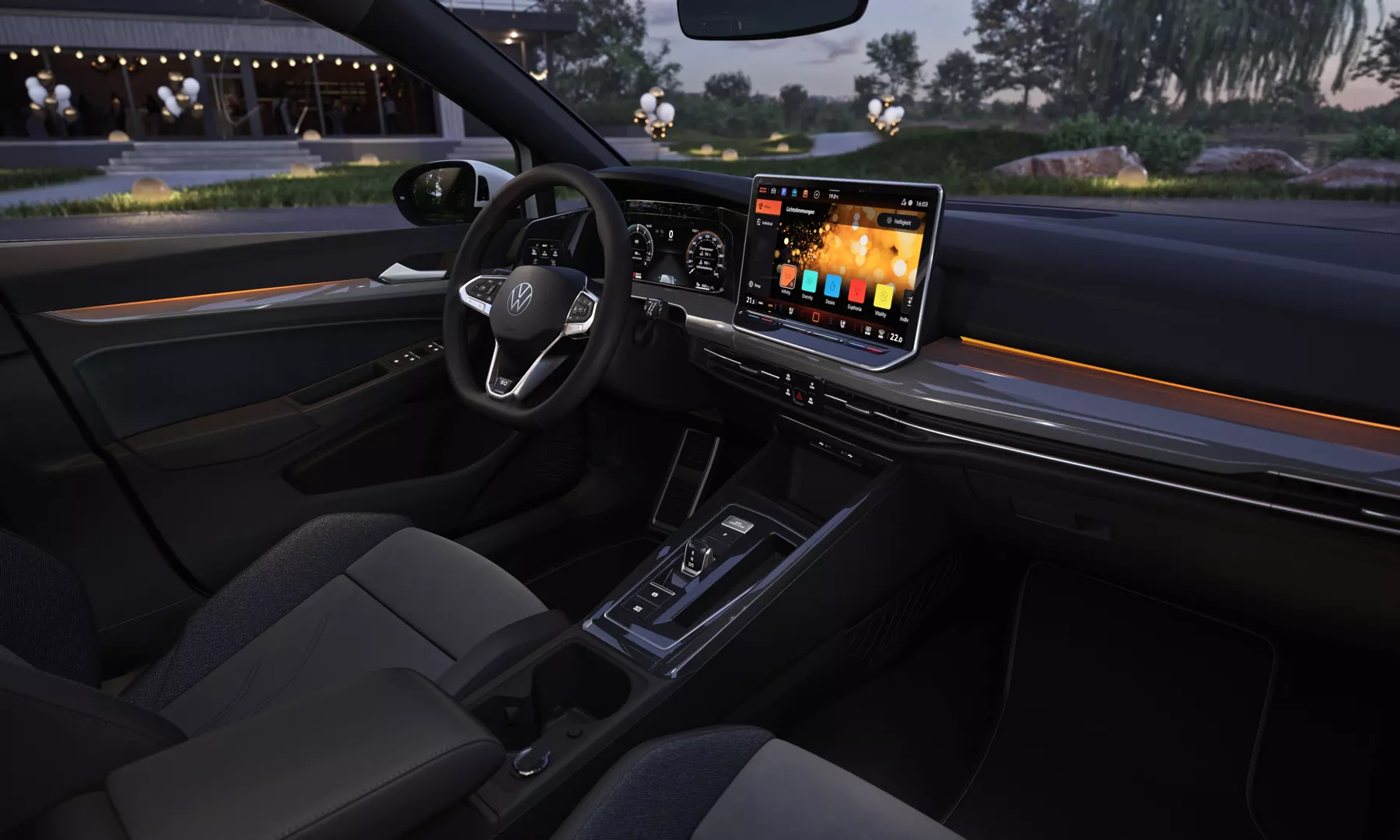 gl6428_golf_interior_co-drivers_view_hmi_16-9