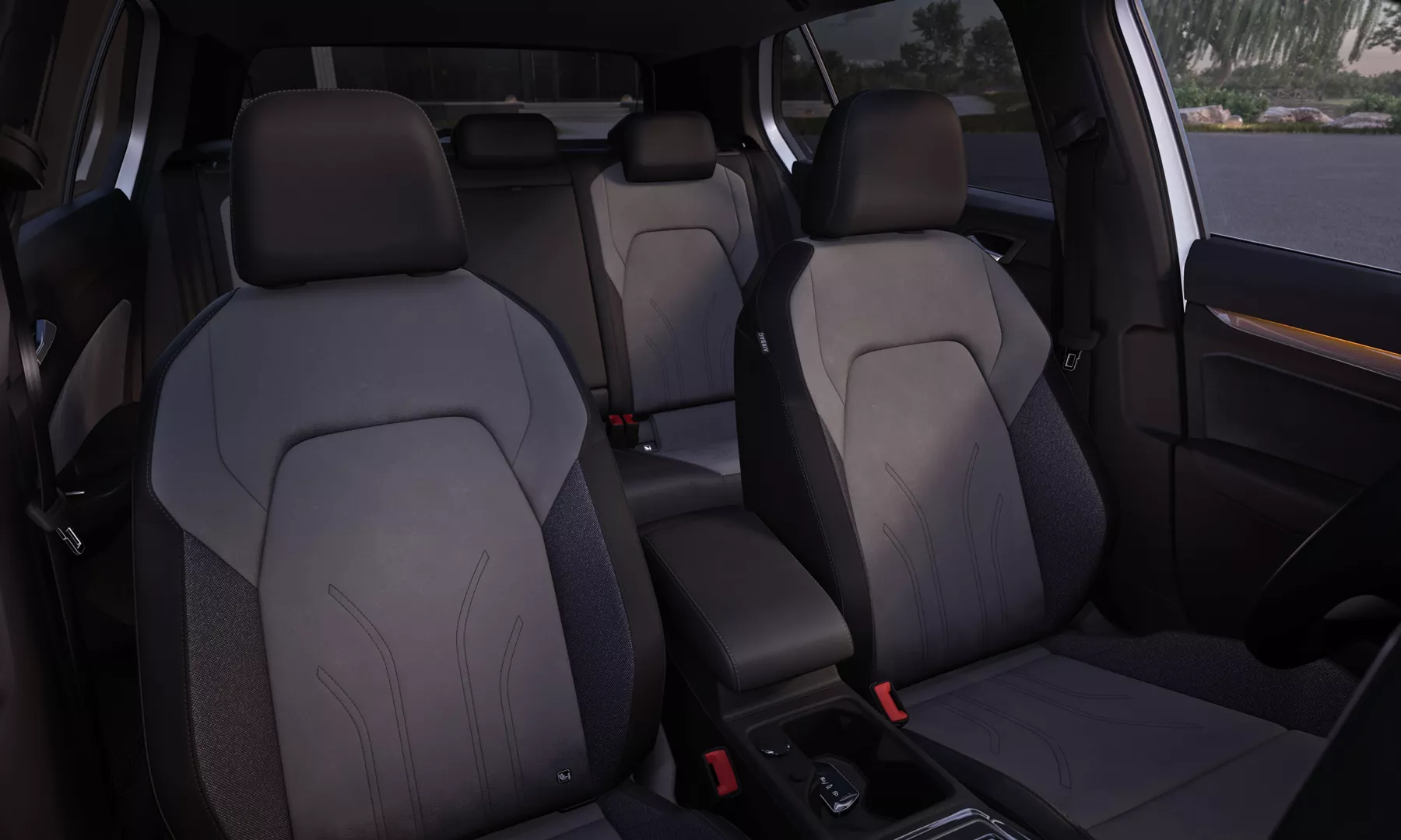 gl6429_golf_interior_seats_16-9