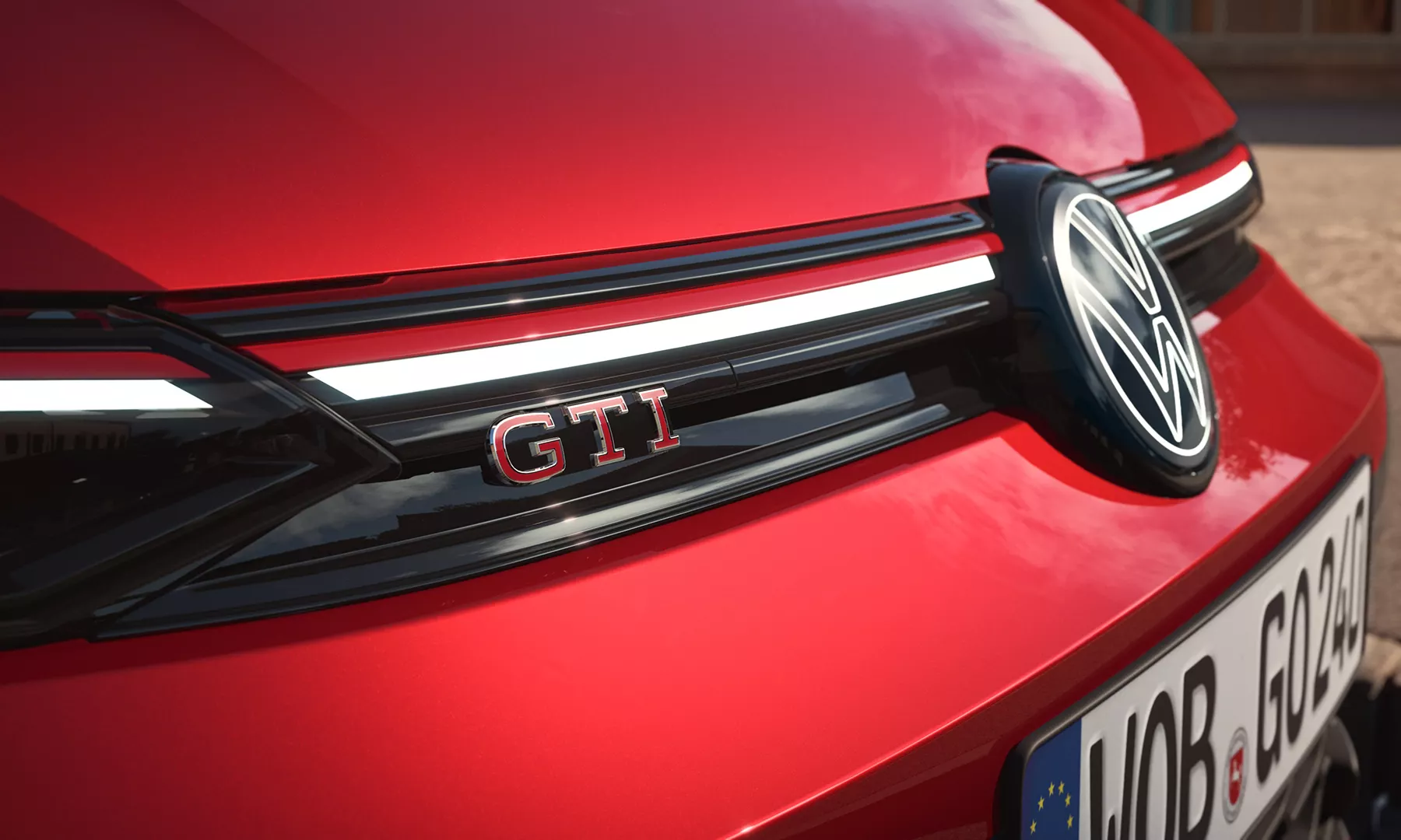gl6353_golf_gti_badge_front_detail_16-9