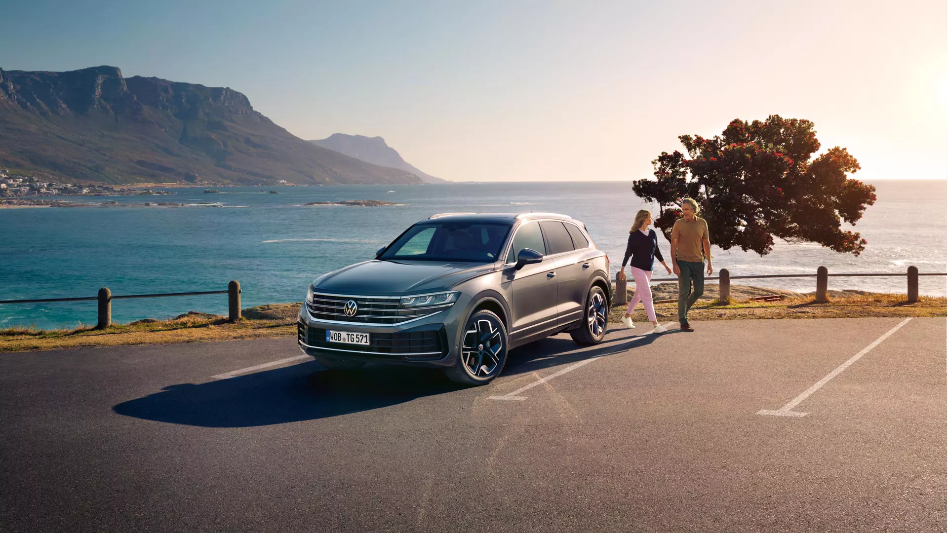 tg2360-touareg-exterior-front-side-stage