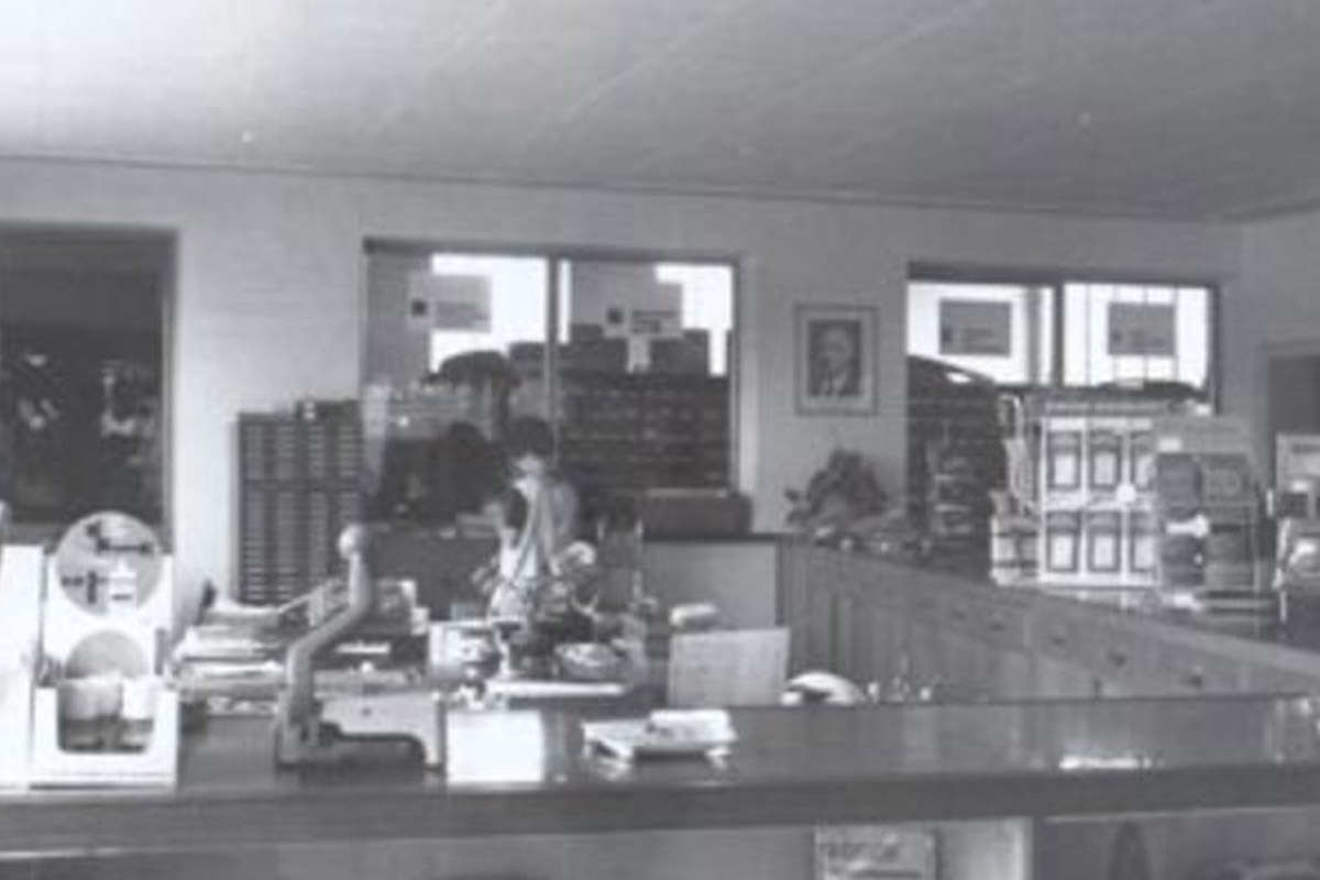zu sehen ist das Büro im Jahre 1975